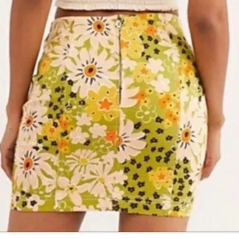 Free People Floral Cotton Blend Mini Skirt in Green and Pink Size 0 - Picture 13 of 13
